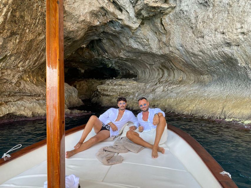 Capri: Island and Grottos Boat Cruise with Snacks and Drinks - Faraglioni and the Arch of Love