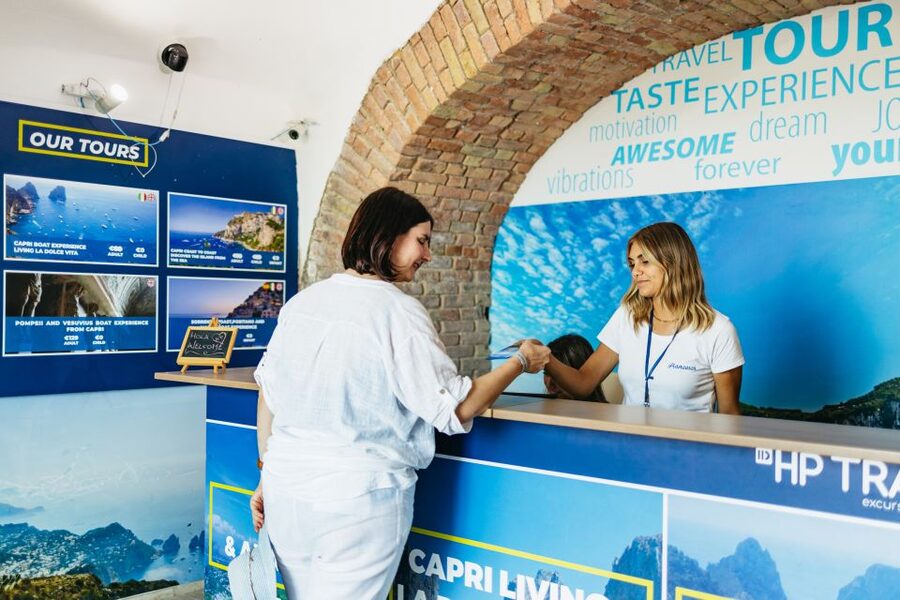 Capri: Island Boat Trip with Grottos - Choosing the Blue Grotto option