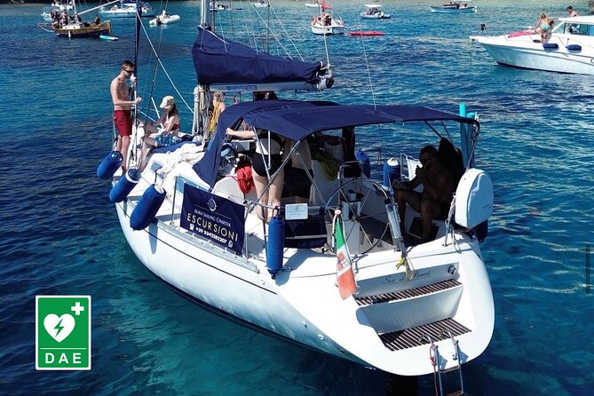 Catamaran tour stops bathing and snorkeling toast with prosecco - A second option near the tourist port