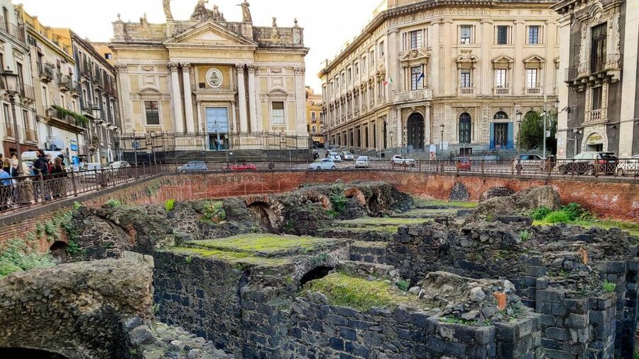 Catania: City Highlights Walking Tour - Who should book this tour