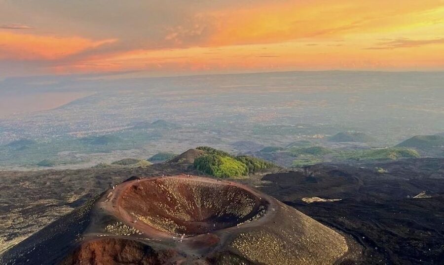 Catania: Etna Sunset Tour with Pickup and Drop-off - Why a sunset tour gives Etna extra character