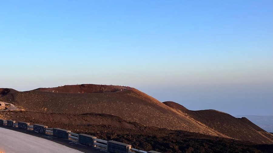 Catania: Etna Sunset Tour with Pickup and Drop-off - Valle del Bove and the mark of the 1991 to 1993 eruption