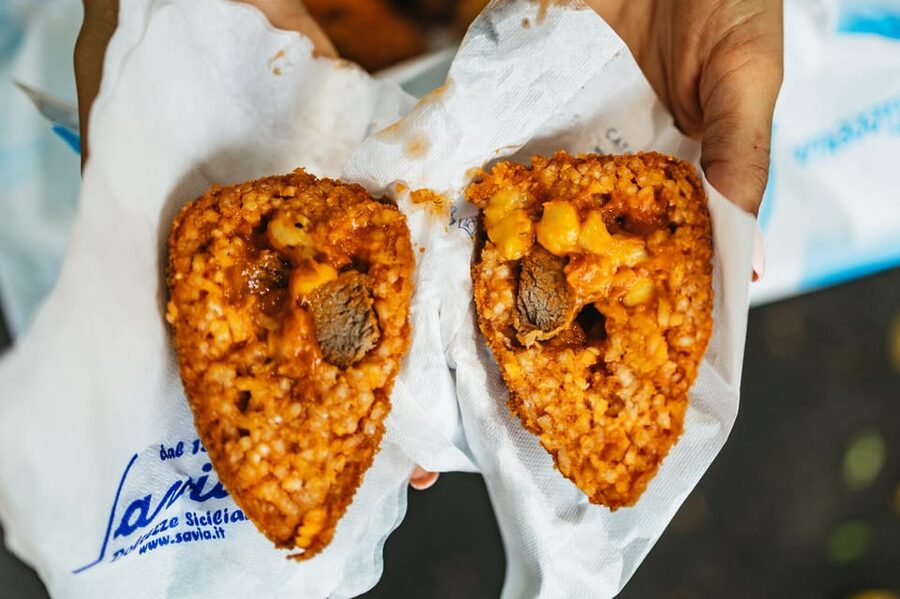 Catania: Guided Street Food Walking Tour - Via Etnea and the market near Piazza Stesicoro