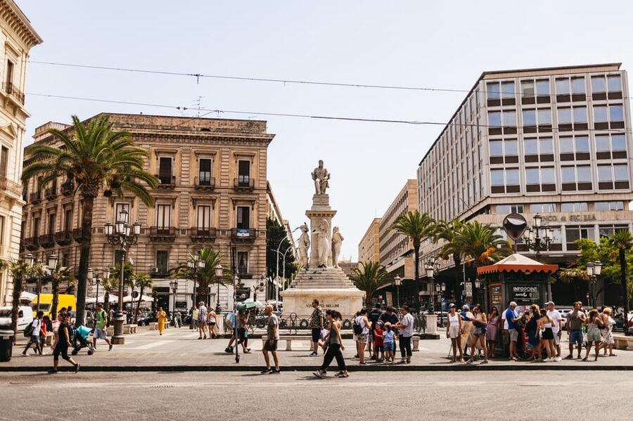 Catania: Guided Street Food Walking Tour - What changes on the evening tour