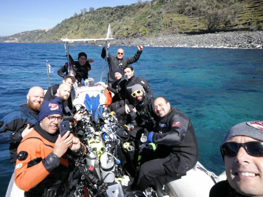 Catania: Gulf Scuba Diving Tour with Marine Biologist - Getting comfortable before entering the water
