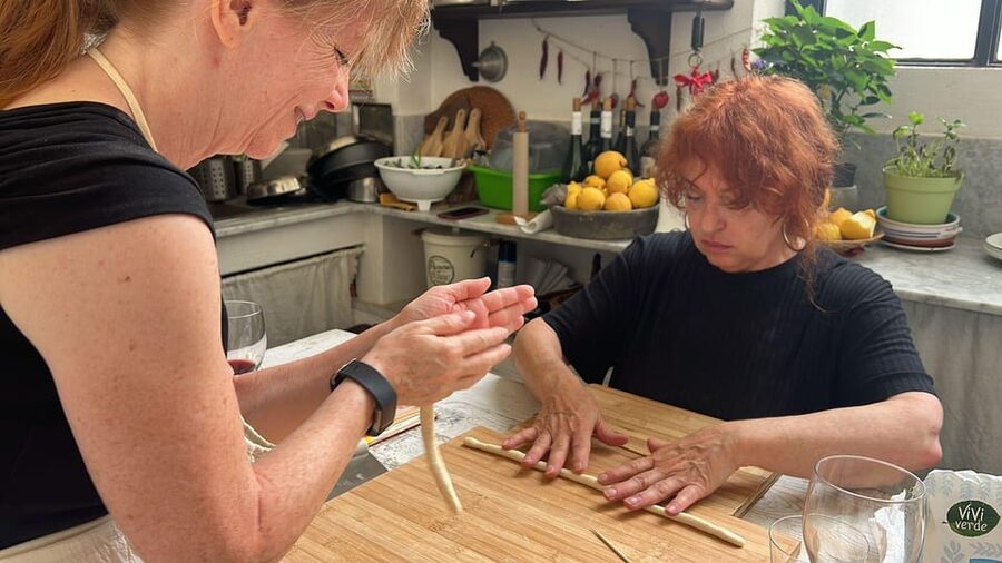 Catania: Pistachio Ravioli, Pasta Home Cooking Class w/ Wine - Key points at a glance