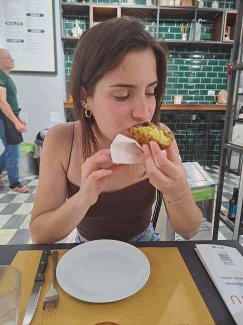 Catania: Street Food Guided Walking Tour - Starting at the Fountain of the Elephant