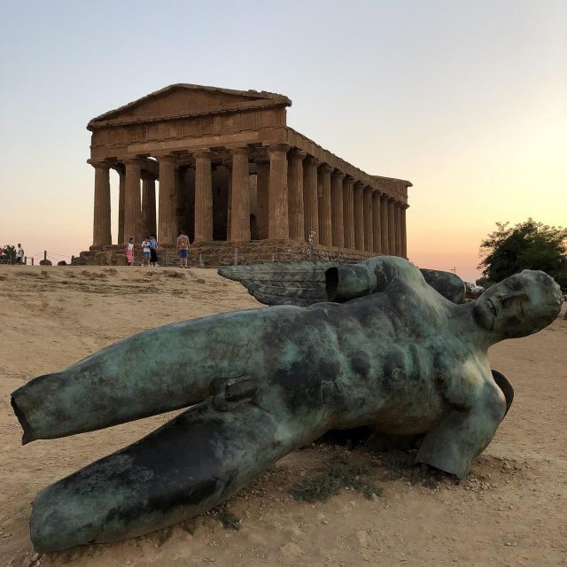 Catania: Valley of the Temples and Turkish Steps with Snack - Reaching the white Scala dei Turchi