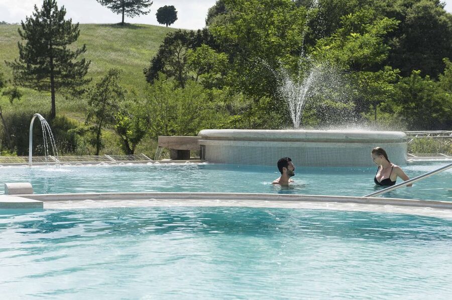 Chianciano Terme: Theia Thermal Pools Entrance Ticket - Indoor pools, outdoor pools, jets, and whirlpools