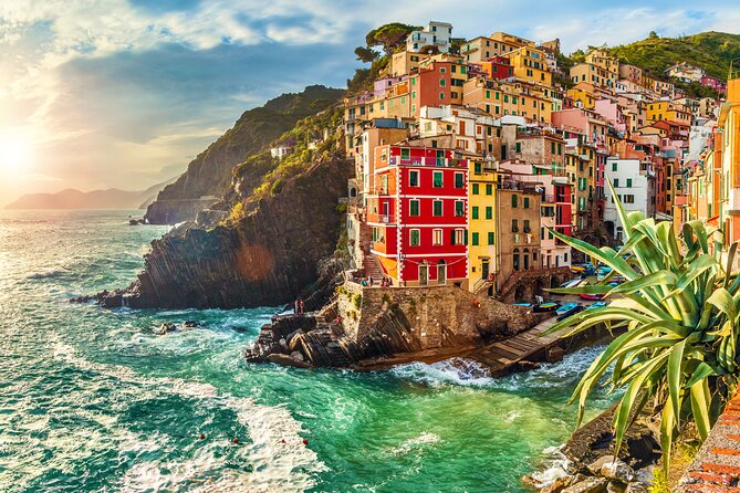 Cinque Terre and Pisa Tower Tour from Florence Semi Private - What the Pisa stop really gives you