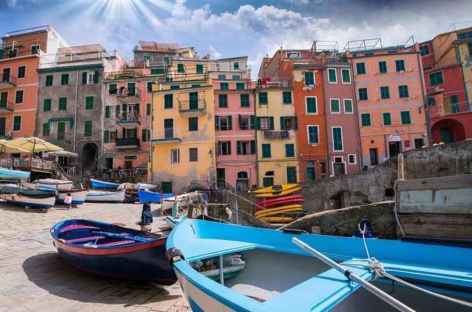 Cinque Terre Small Group or Private Day Tour from Florence - Vernazza: the prettiest stop for a slow wander