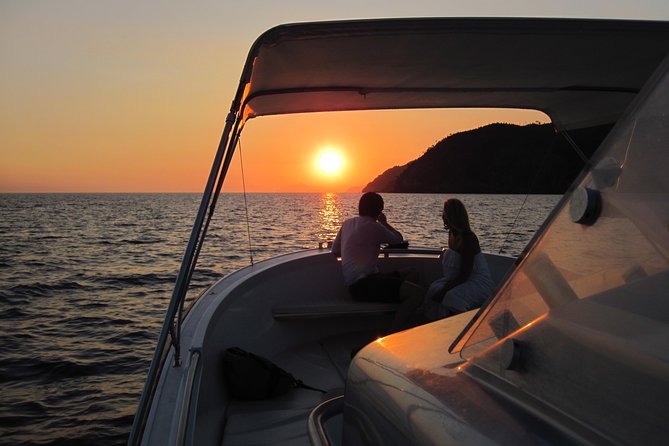 Cinque Terre Sunset Boat Tour Experience - Boat comfort, group size, and the human side of the trip
