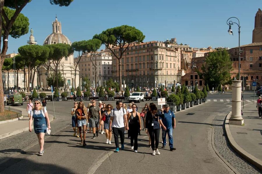 Colosseum & Roman Forum Semi-Private Guided Tour - Starting at Piazza Venezia and the Capitoline Hill