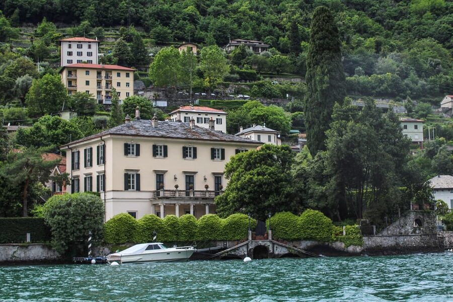 Como: Lake Como Shared Boat Tour - What the guide and boat add