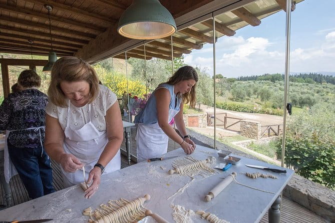 Cooking Class and Lunch at a Tuscan Farmhouse with Local Market Tour from Florence - How the guides shape the day