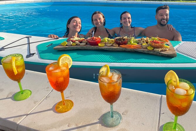 Cooking class, dinner and wine tasting near Lecce - A dinner with music, pool time, and conversation