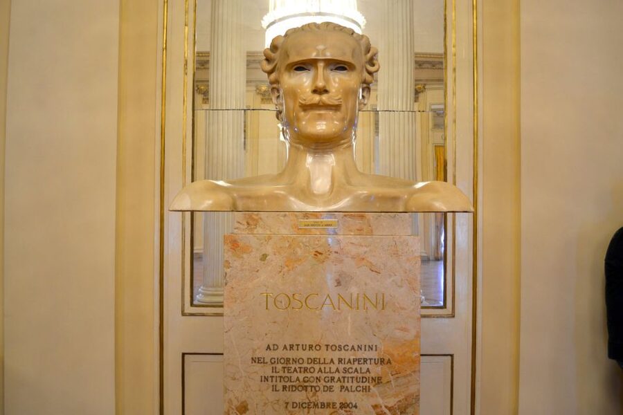 Da Vinci's Last Supper & Milan Sightseeing Tour - The short bus ride to Santa Maria delle Grazie