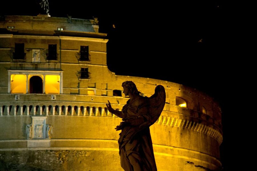 Dark Heart of Rome - Facts, Legend & Mystery Walking Tour - What the $14 price really buys you