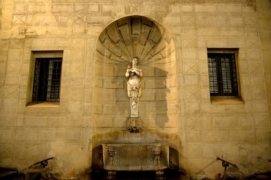 Dark Heart of Rome - Facts, Legend & Mystery Walking Tour - Via Giulia and Piazza Farnese after dark
