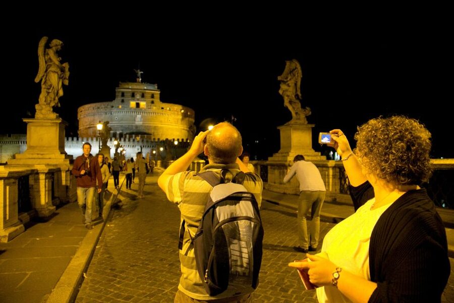 Dark Heart of Rome - Facts, Legend & Mystery Walking Tour - The guides make or break the evening