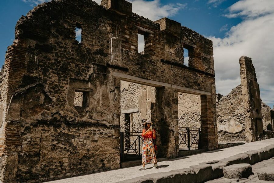 Discover Pompeii: French Walking Tour of the Buried City - Key points to know before you book