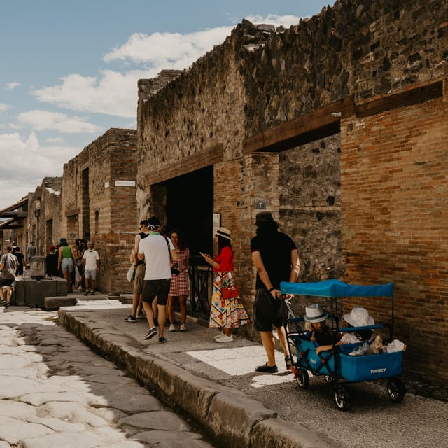 Discover Pompeii: French Walking Tour of the Buried City - Why a French introduction helps at Pompeii