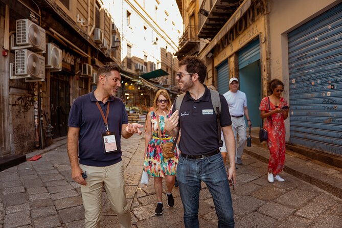 Discover the Charm of Palermo: A 3-Hour UNESCO Sites Walking Tour - Piazza Pretoria and the theatrical Baroque center