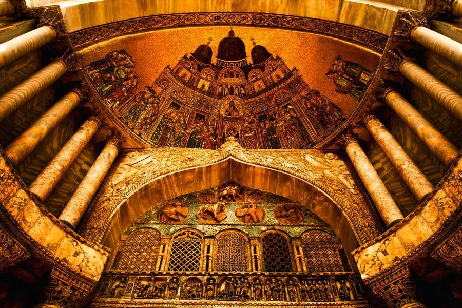 Doge’s Palace & St. Mark’s Basilica Tickets + Tour Options - Audioguide, shared guide, or private guide?