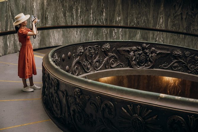 Early Vatican Museums Tour: The Best of the Sistine Chapel - St. Peter’s Basilica through the special passage