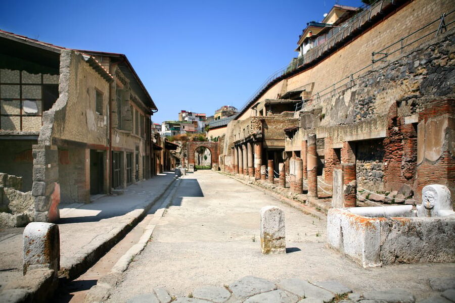 Ercolano: Herculaneum Entry Ticket with Optional Audio Guide - The Port and the 300 Skeletons