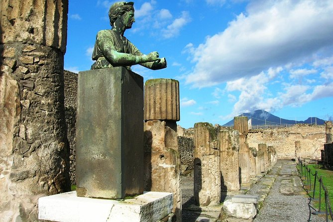 Explore Pompeii & Amalfi in One Day from Naples with Free Time - Transport, timing, and group size