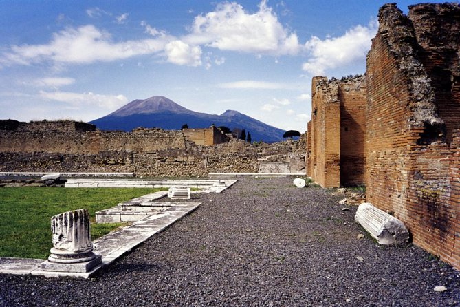 Explore Pompeii & Amalfi in One Day from Naples with Free Time - What is included, and what is not
