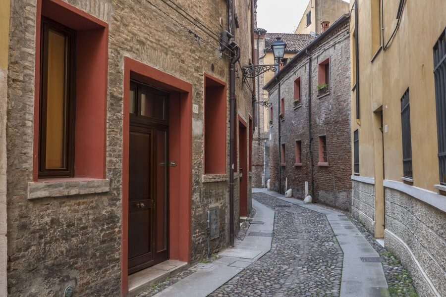Ferrara: City Highlights Walking Tour with Local Guide - Why Ferrara Works So Well on Foot