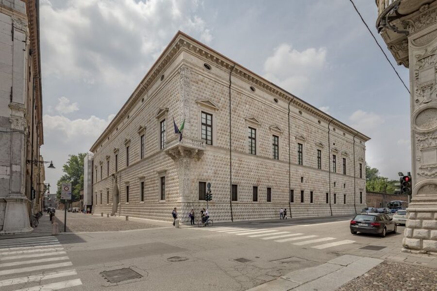 Ferrara: City Highlights Walking Tour with Local Guide - Walking Corso Ercole I d’Este