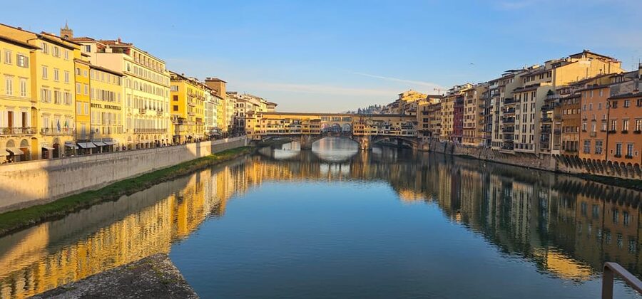 Florence: 2-Hour Guided Bike Tour - Crossing the Arno at Santa Trinita