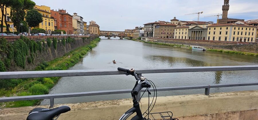 Florence: 2-Hour Guided Bike Tour - Ponte alle Grazie and views back toward the center