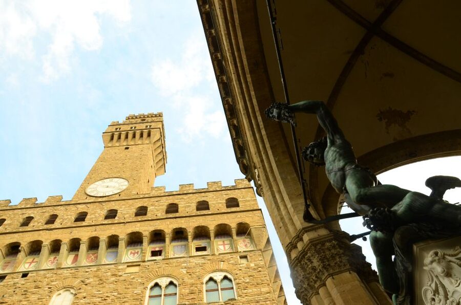 Florence: 2-Hour Guided Sightseeing Bike Tour - Piazza Pitti and the character of Oltrarno