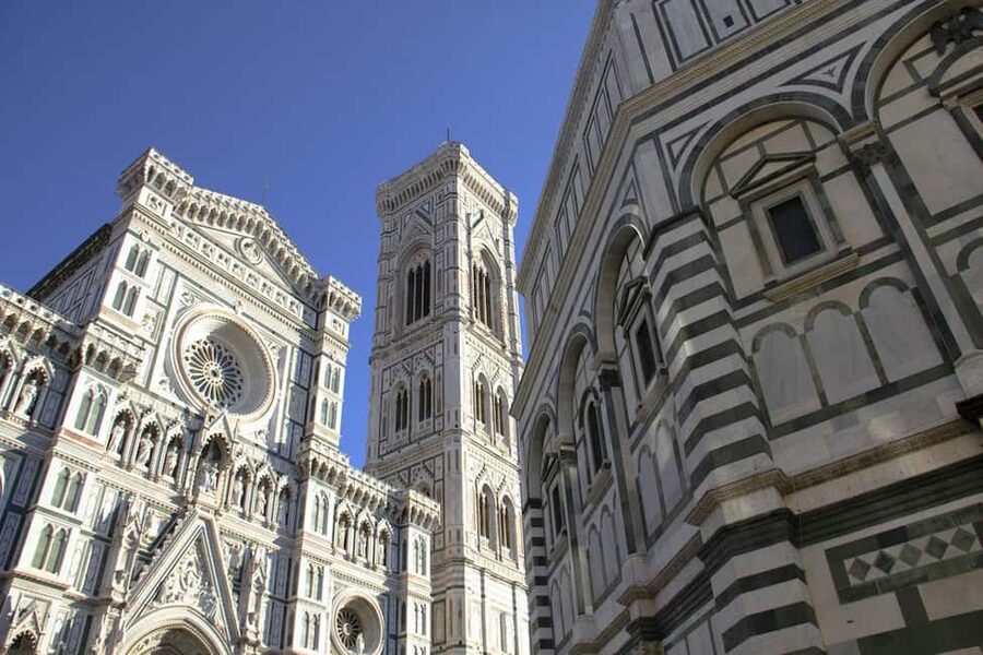 Florence: 4-Hour Accademia and Uffizi Galleries Guided Tour - What the small group changes