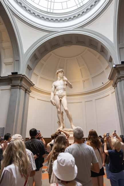 Florence: Accademia Gallery Skip-the-Line Guided Tour - Finding the group at Via Ricasoli 39