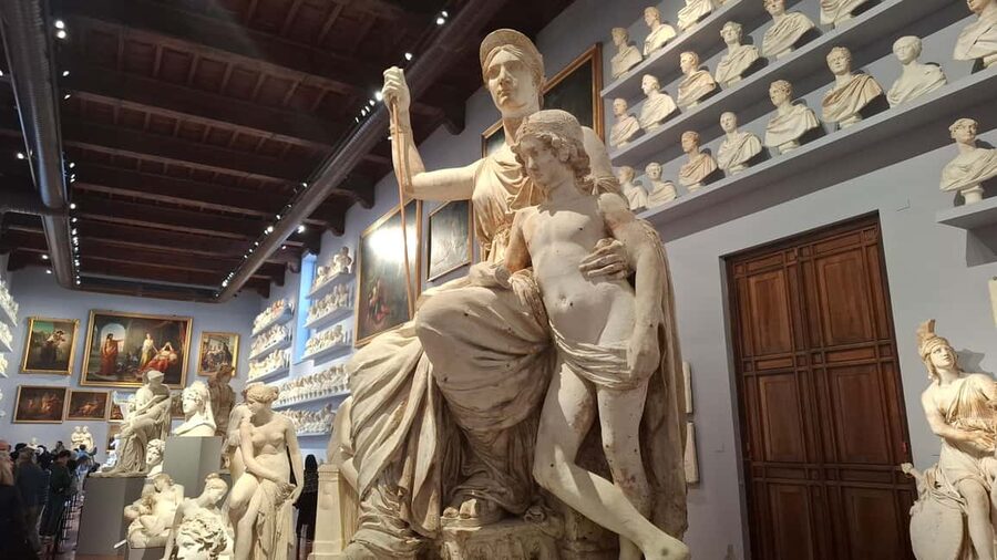 Florence: Accademia Gallery Ticket with Optional Audio Guide - Seeing David in the Tribune