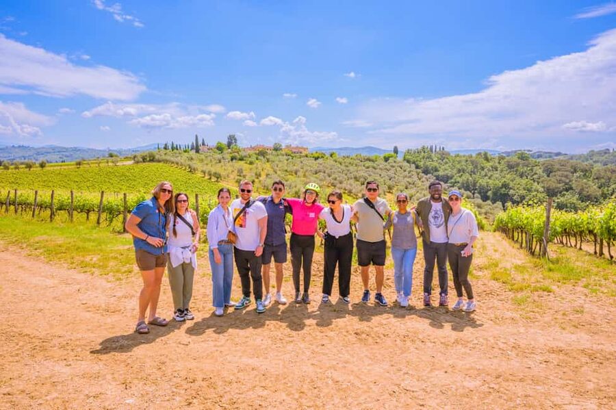 Florence: Chianti E-Bike Tour with Lunch & Two Wine Tastings - What the guides add to the day