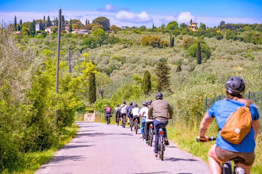 Florence: Chianti E-Bike Tour with Lunch & Two Wine Tastings - Who should book this ride