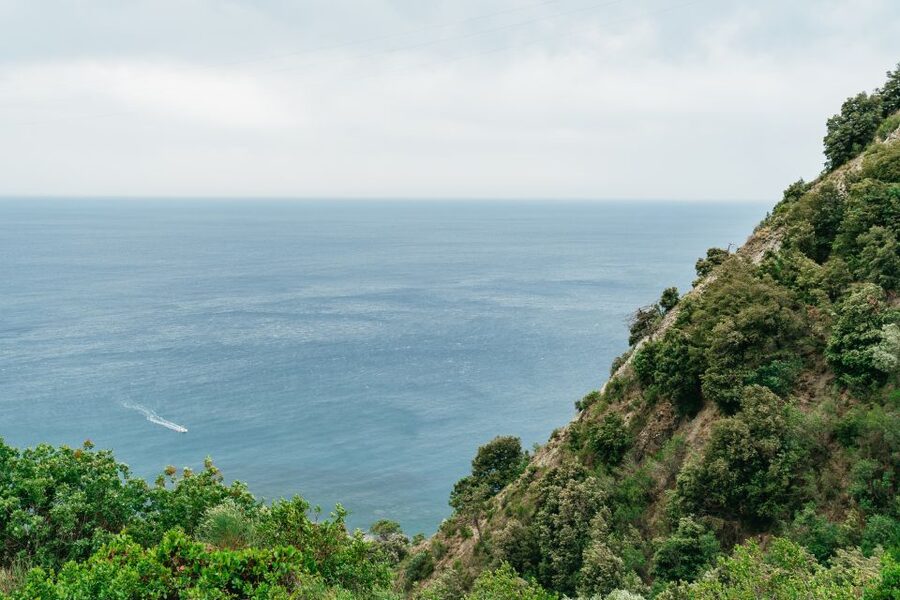 Florence: Cinque Terre Day Trip with Optional Hike - Climbing into Corniglia