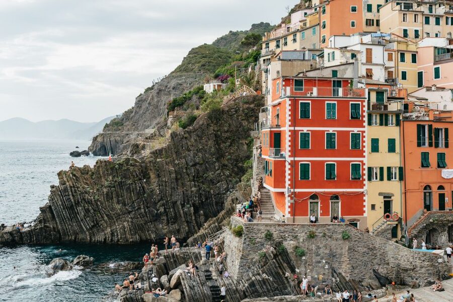 Florence: Cinque Terre Day Trip with Optional Hike - Monterosso for beaches and shops