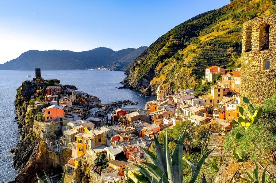 Florence: Cinque Terre Day Trip with Optional Street Food - The boat ride: Cinque Terre from the water