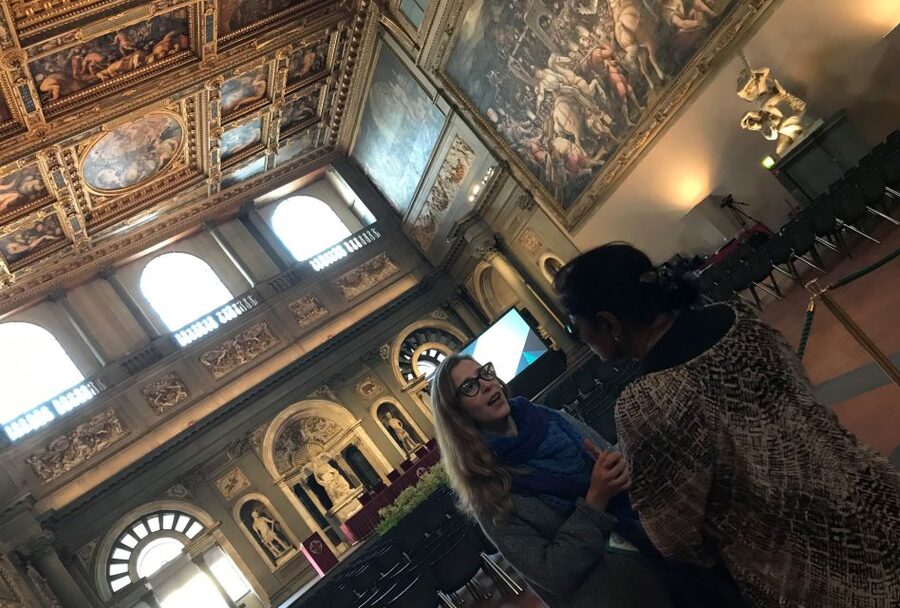 Florence: Dan Brown's Inferno 2-Hour Walking Tour - Group size, languages, and guide style