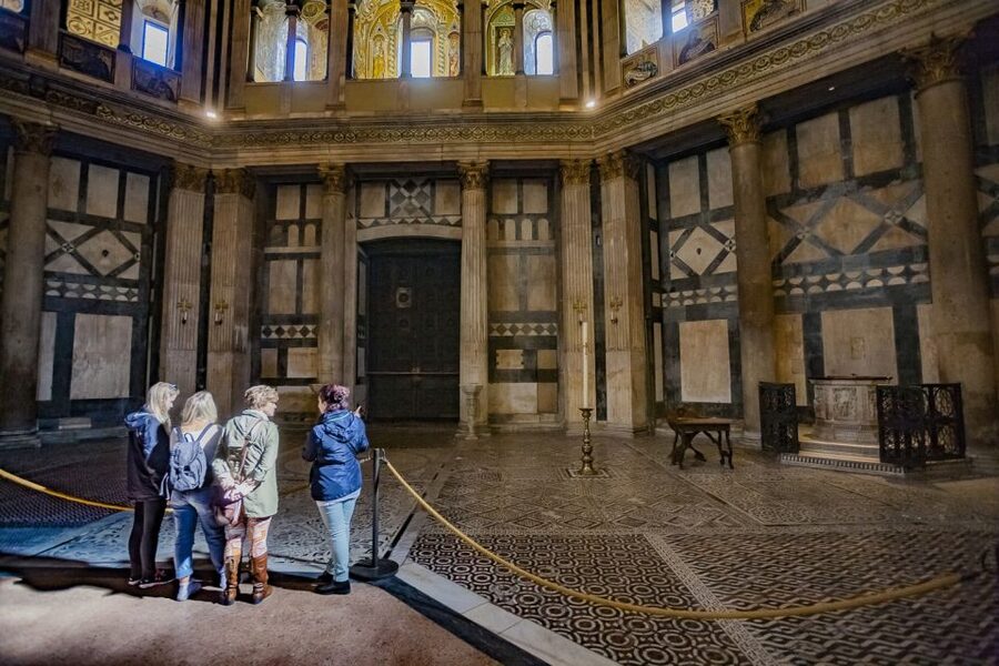 Florence Duomo, Baptistery & Opera Museum Audioguided Tour - Choosing between Giotto’s Bell Tower and Brunelleschi’s Dome