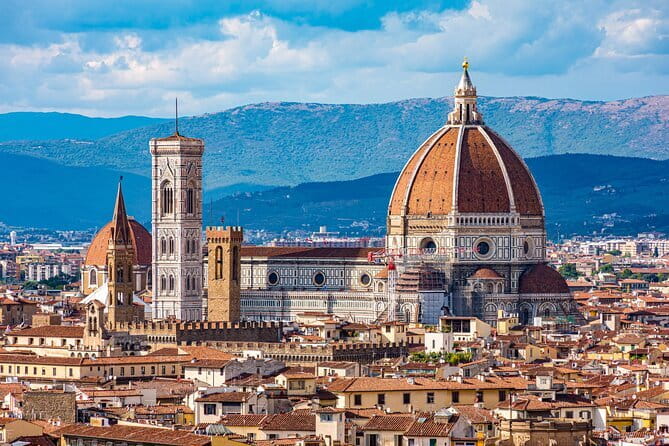 Florence Duomo Cathedral with Host & Audio Guide (Interior Only) - Meeting the host near Florence’s Duomo
