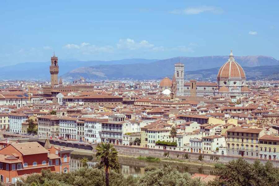 Florence: Eco-Friendly Golf Cart City Tour with Audio Guide - Why a golf cart makes sense in Florence