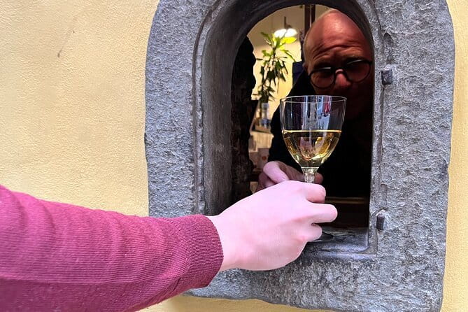 Florence Evening Food Tour with Florentine Steak & Tuscan Wine - Ponte Vecchio and the short walk into Oltrarno